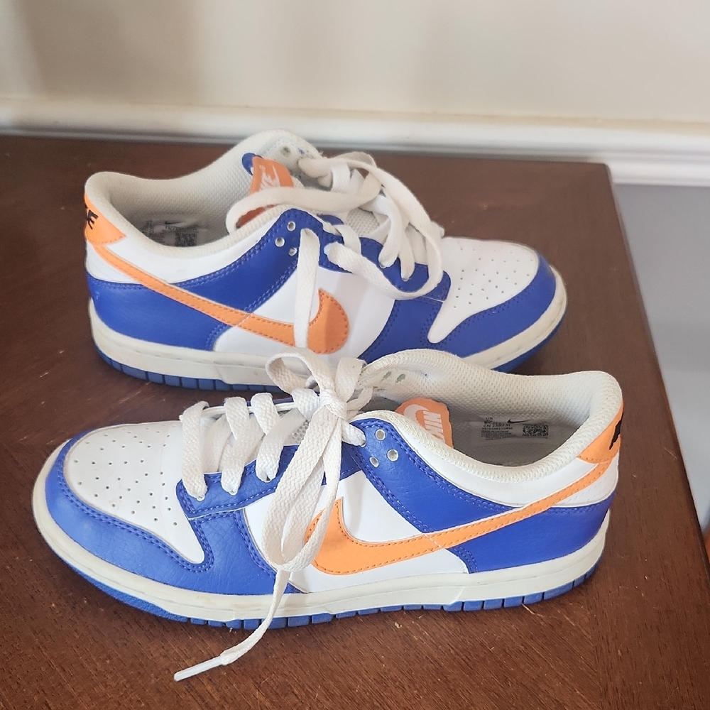 Youth Dunks - Picture 1 of 3